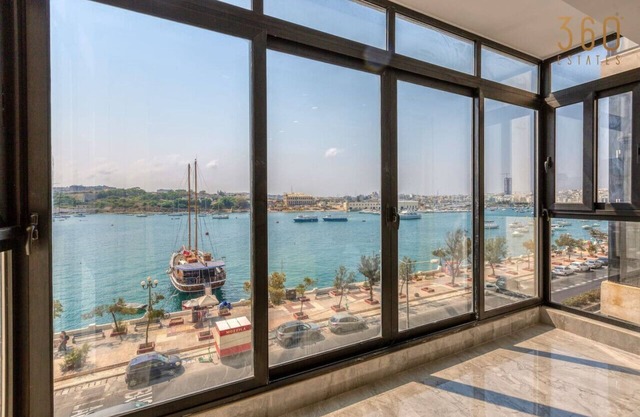 Luxury, one of a kind home, in Sliema ferries & AC
