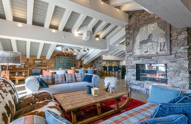 Luxury Penthouse in the Heart of Val-d'Isère, 5 Bed, Wifi
