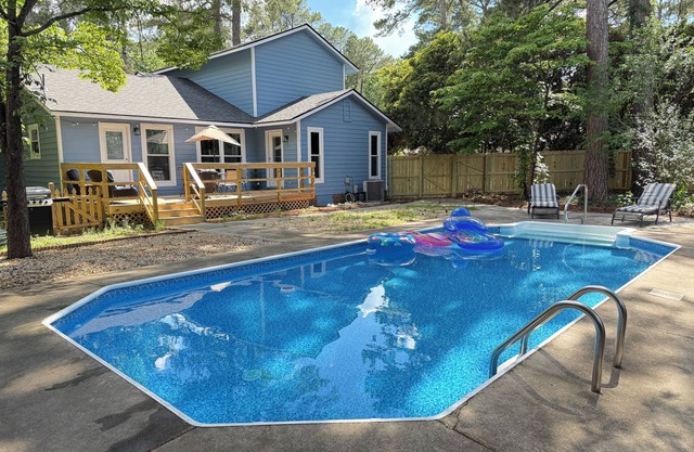Luxury Pool/Stylish 3BDR, 10 min to FT Bragg!