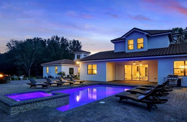 Luxury Private Mini Resort With Room For Up To 18
