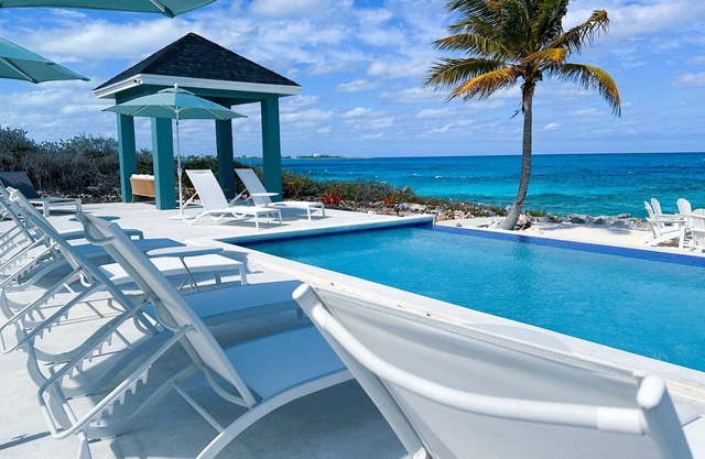 Luxury Private Oceanfront Villa w/Infinity Pool - Sleeps 6- 12 people