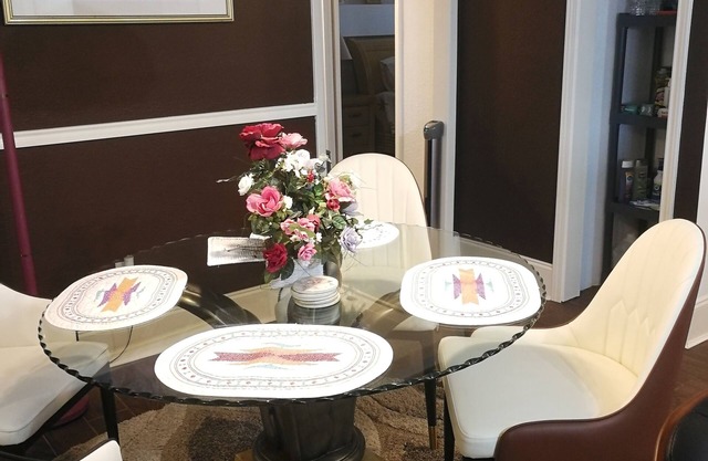 Luxury remodeled w/private covered patio, next to biking trail