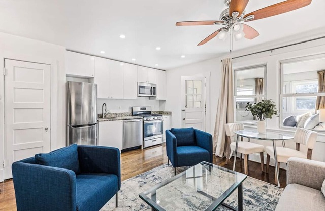 Luxury Retreat w/parking No cleaning fee!