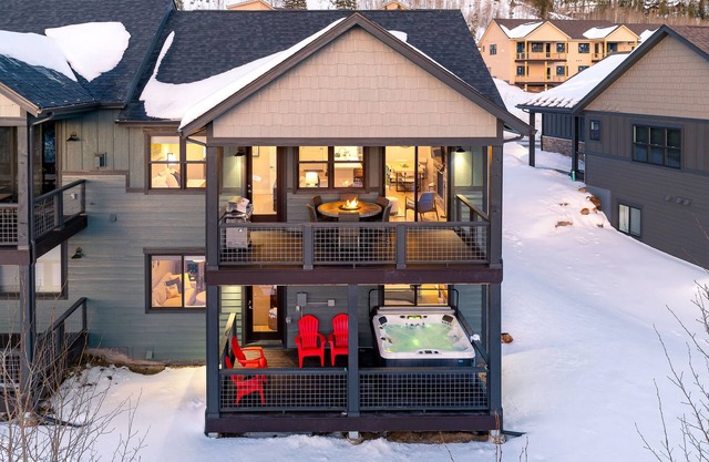 Luxury River Run Chalet 69 I Great Views I Private Hot Tub I Arcade I Discounted Attractions