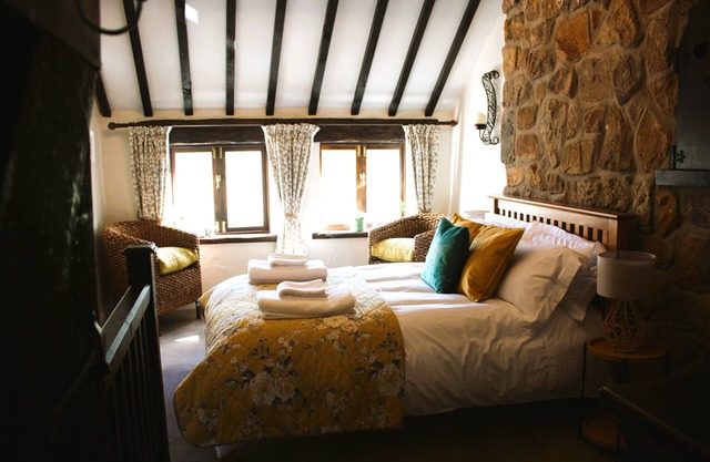 Luxury Riverside Retreat for 2