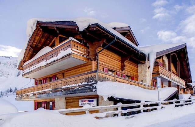 Luxury ski-in/ski-out chalet-style apartment with spectacular views