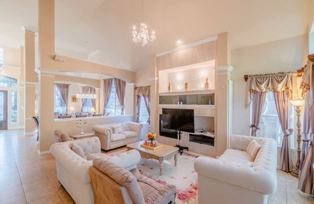 Luxury, Spacious 4000 SF, 5 BR, 4.5 baths all en-suite, great location