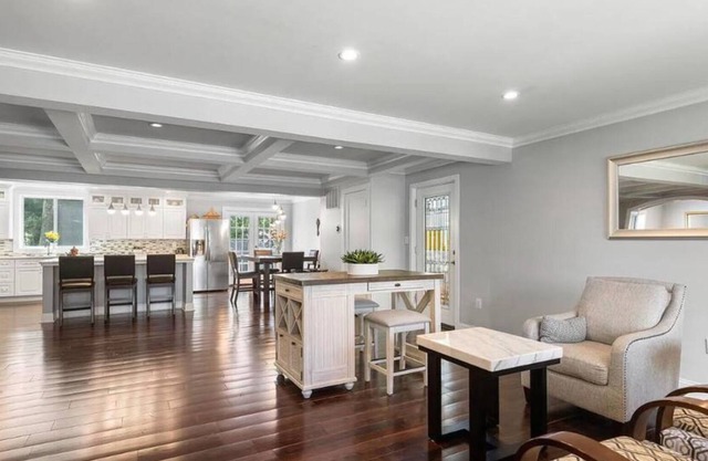 Luxury Spacious Alexandria Home | Minutes to DC!