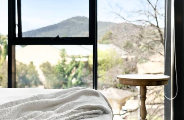 Luxury Stay CBR Centre | 2-bed | Sleep 4 | Parking