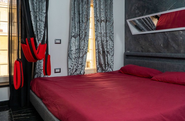 Luxury suite con vasca idromassaggio a tema Eros vicina al centro di Roma