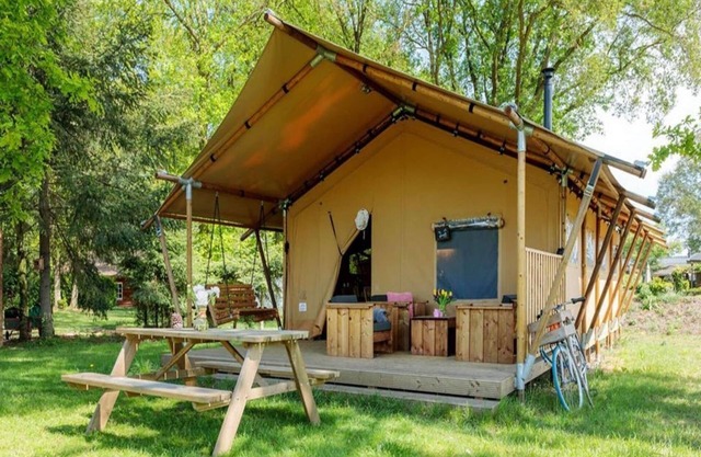 Luxury sunshine tent in Dochamps