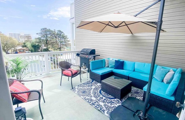 Luxury Townhouse w/Golf Cart & Private Elevator