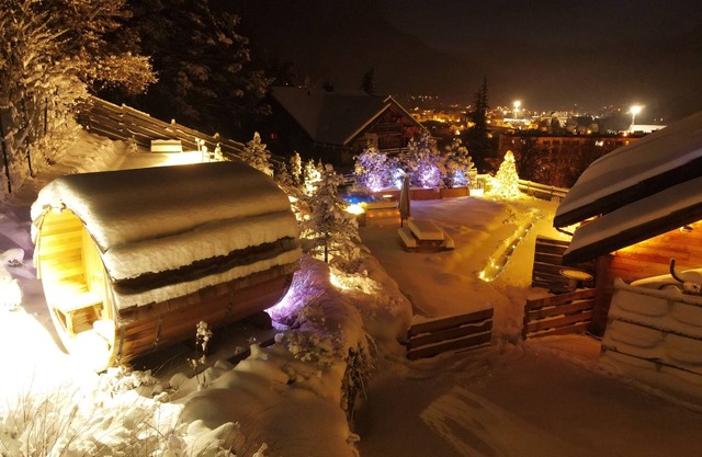 Luxury Triplex Chalet of 200m2 900m from the slopes