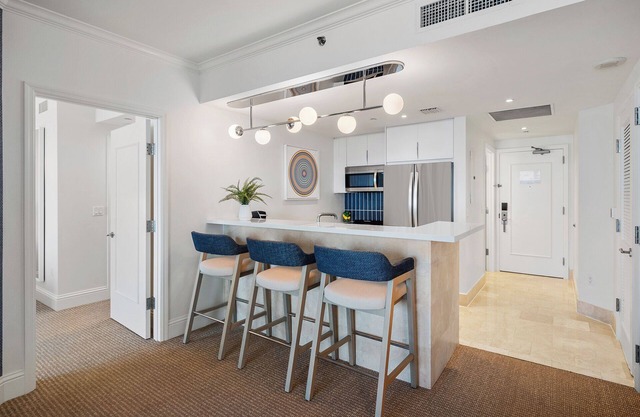 Luxury Vacation Rentals at Fontainebleau Miami Beach by LRMB
