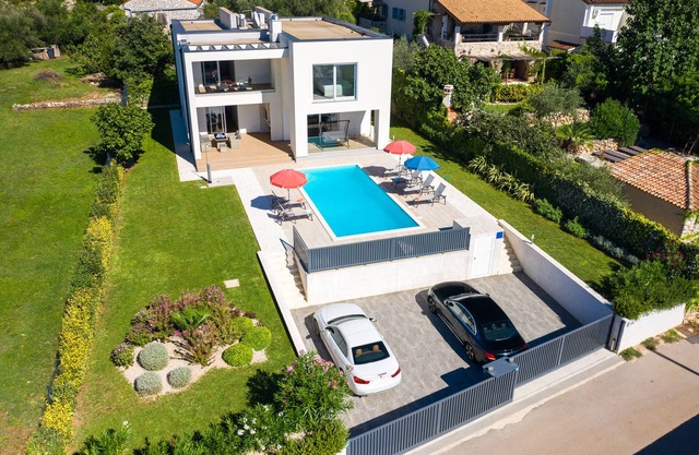 Luxury Villa Orchidea with Sea View and big Pool