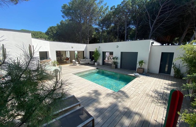Luxury villa 160m2 heated pool 10 min from beaches