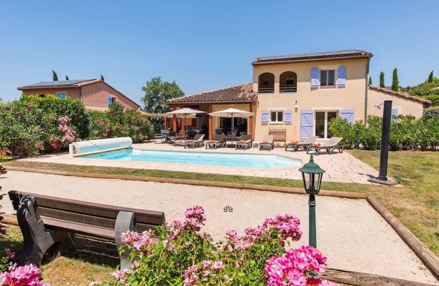 Luxury villa Aux Lions with private pool
