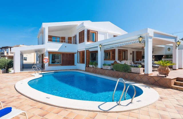 Luxury Villa Garrido very close to the Arenal beach in Portocolom