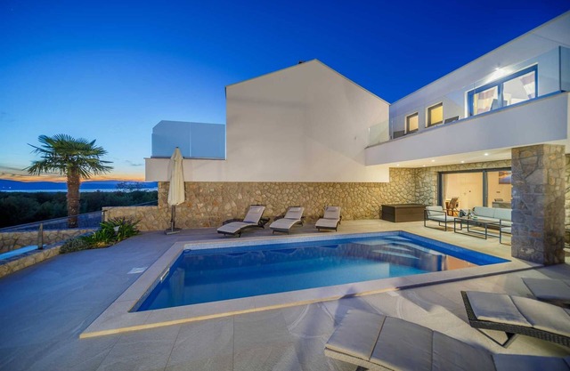 Luxury Villa MARIA with heated swimming pool