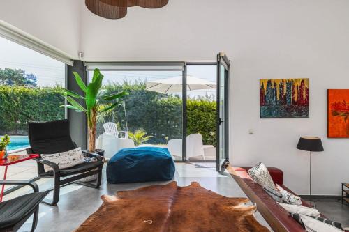 Luxury Villa- Pool, garden, total privacy