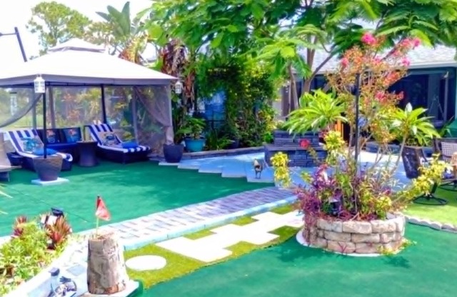 Luxury Villa with Cabana, Mini Golf, Bowling and Lively Backyard