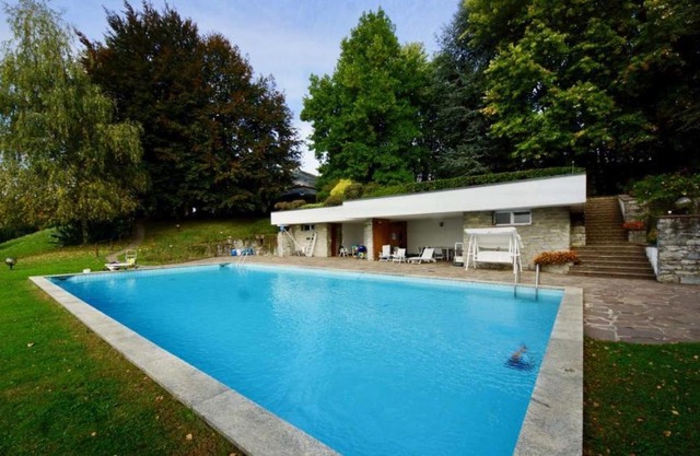 Luxury Villa with Pool and Tennis court