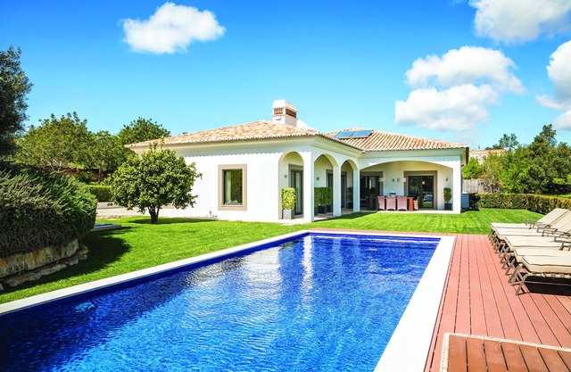 Luxury Villa with Private Pool, Cinema & Games Room. Near to Beaches & Golf.