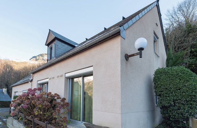 Luz-Saint-Sauveur – Cozy Rental with Fireplace, Terrace, Mountain View, near Gavarnie