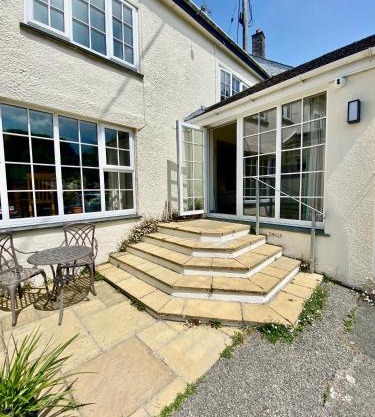 Lynwood House Self Contained Studio
