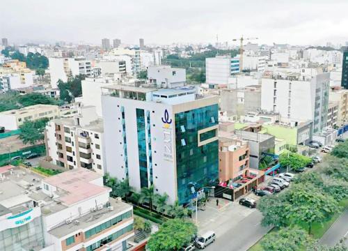 Lyz Business Hotel