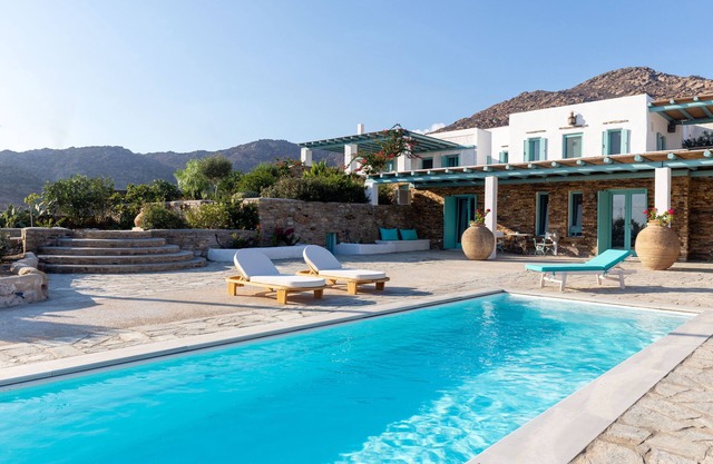 Magganari View Village II , shared swimming pool and bbq , on Ios Island
