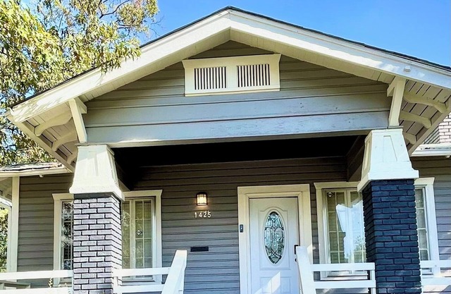 Magic City Home walkable to Top Golf, New Amphitheater, Uptown, City Walk &more!