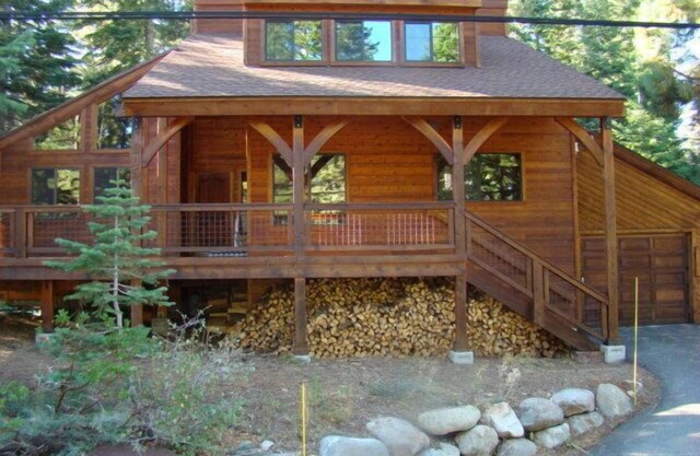 Magical North Tahoe Getaway; three master bedrooms, wifi, new kitchen & hot-tub