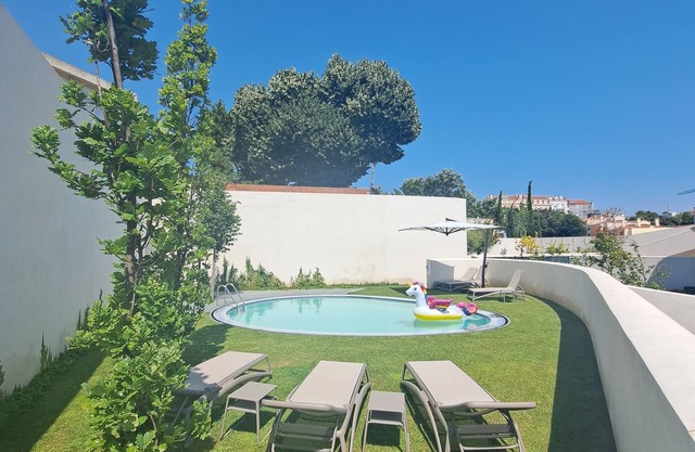 Magnífico Apartamento com Jardim e Piscina no Coração de Lisboa - até 8 Pessoas