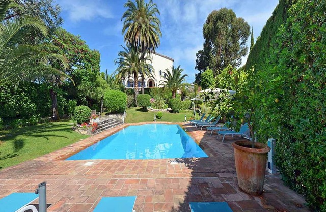 Magnificent Private Villa, 7 AC Bedrooms, 6 Bathrooms, Lrg Pool, Summer Kitchen