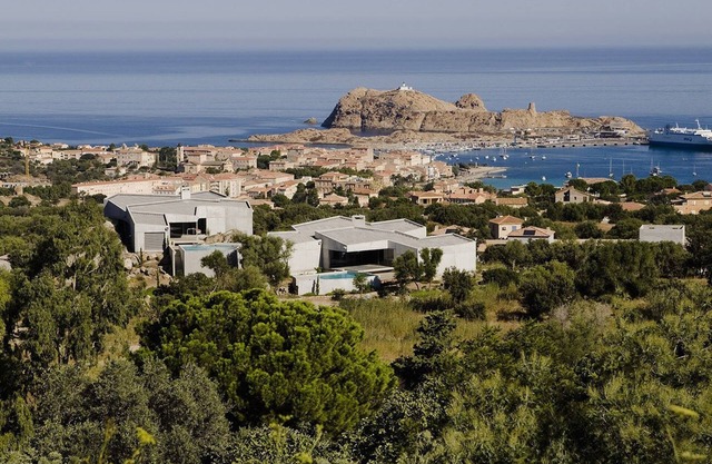 Magnificent architect's house with sea view - heart of Balagne , pool heated