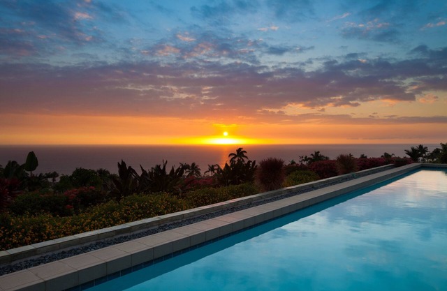🏖️Magnificent Estate | Extraordinary Views | Lanai + Pool & Hot Tub