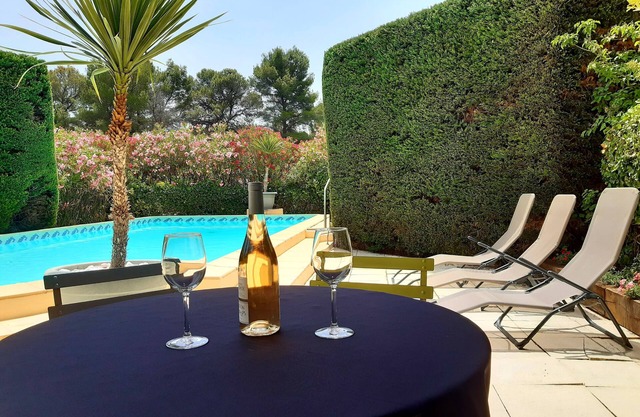 Magnificent country houses and swimming pool in the south of France