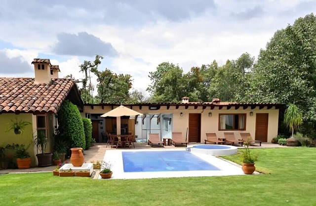 Magnificent house with pool in Valle de Bravo