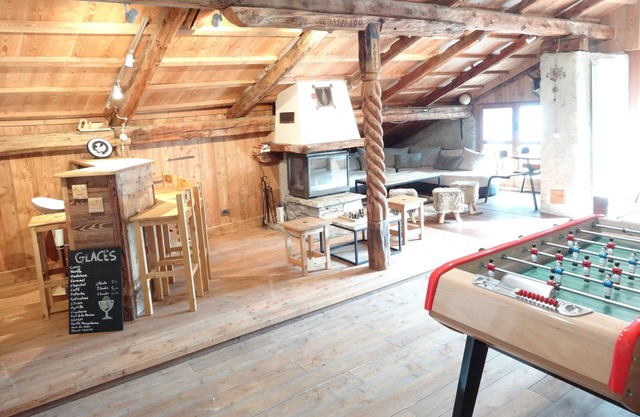 Magnificent Luxury Chalet, at the Foot of the Slopes in St-véran