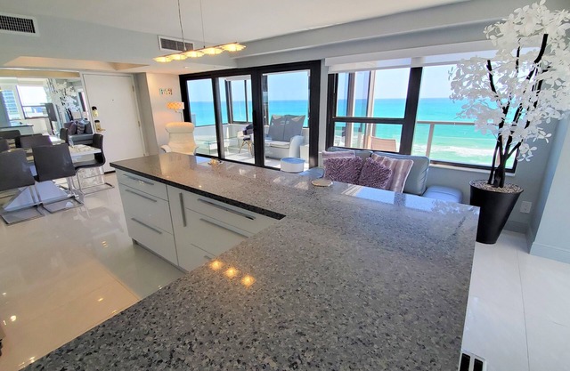 Magnificent Modern Direct Oceanfront 3 Bedroom - 1401