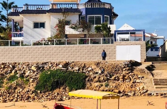 Magnificent villa on the beach of Oualidia, panoramic sea view
