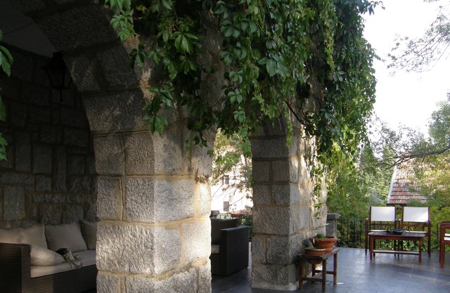 Magnificent villa with pool in the Sierra de Madrid. Wifi and all services.