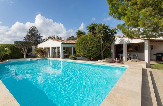 Magnificent villa with private pool