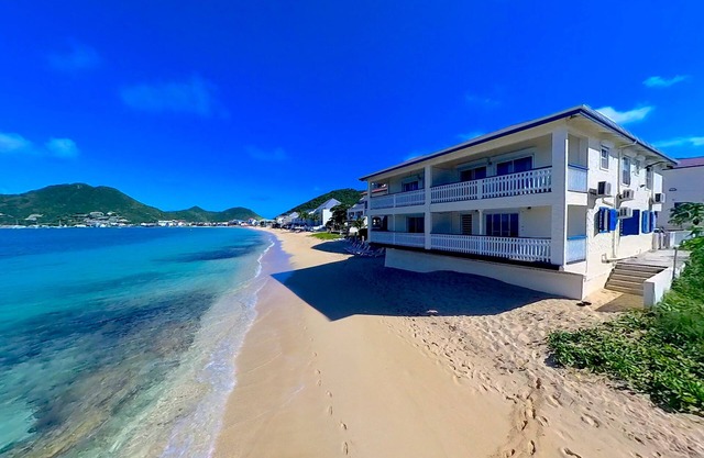 Magnifique Appartement Les Pieds Dans L'eau à Grand Case