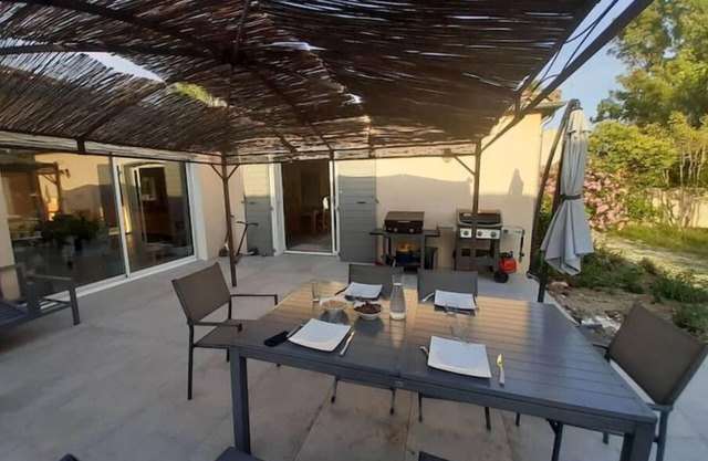Magnifique Villa de 200m2 Dans un Parc Arboré de 2500m2 Avec Piscine