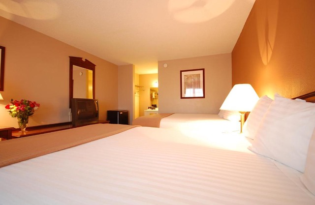Magnuson Hotel Red Baron
