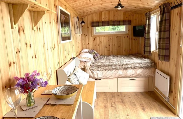 Mailer Farm, Woodhead Shepherds Hut - Sleeps 2