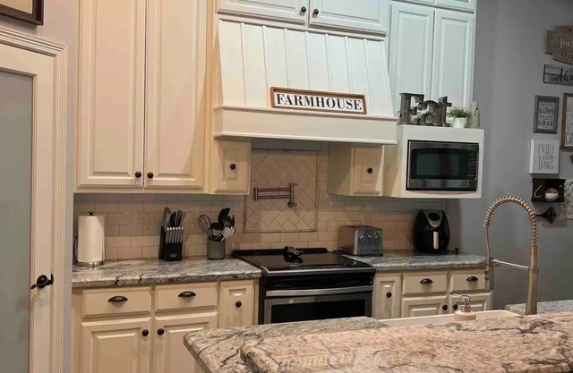 Main House Listing 3BD/2BAnn