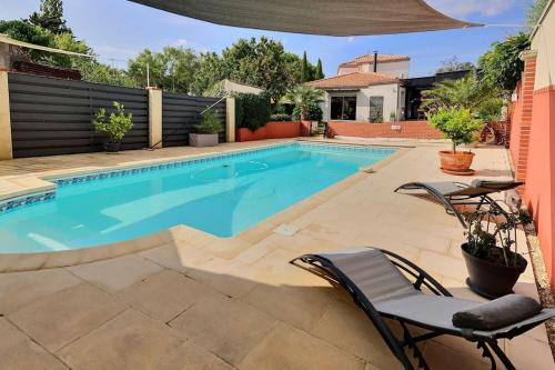 Maison 4 chambres piscine et jacuzzi